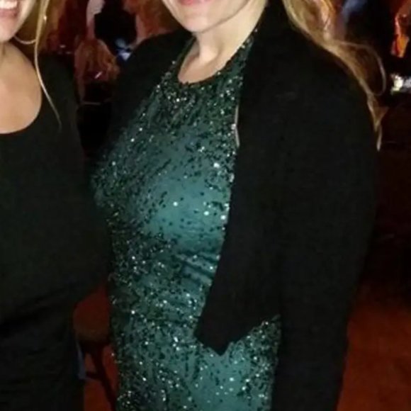 Halter style dark green formal dress - Picture 2 of 11